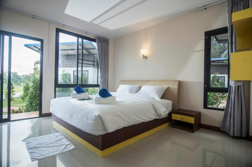 Phuphayot Resort Trang Exteriör bild
