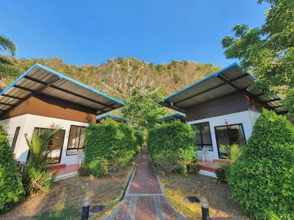 Phuphayot Resort Trang Exteriör bild