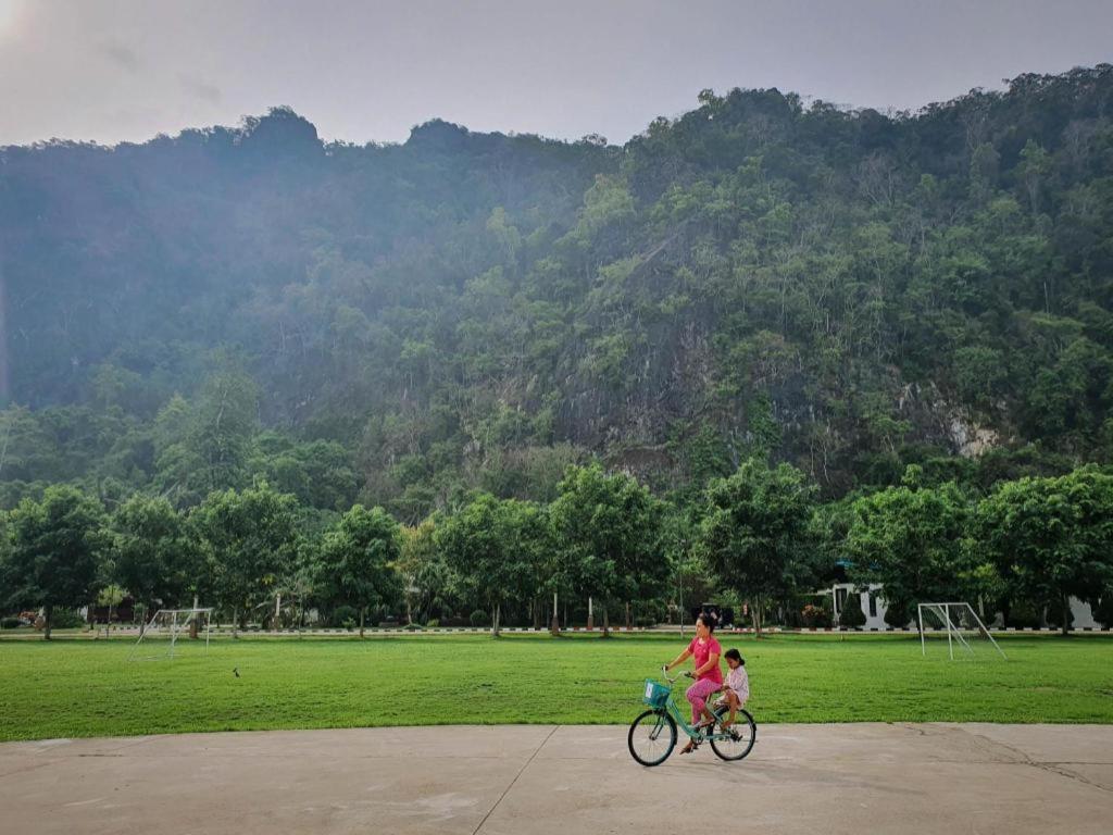 Phuphayot Resort Trang Exteriör bild