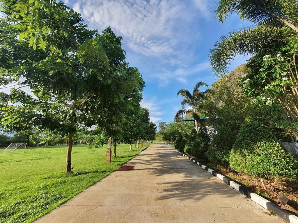 Phuphayot Resort Trang Exteriör bild