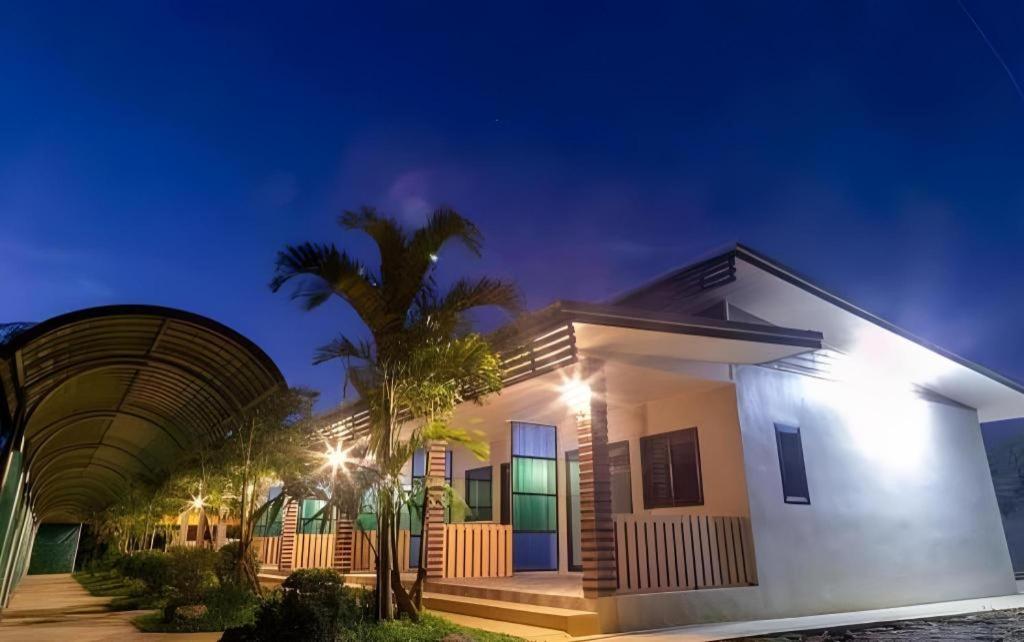 Phuphayot Resort Trang Exteriör bild
