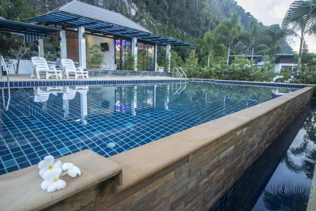 Phuphayot Resort Trang Exteriör bild