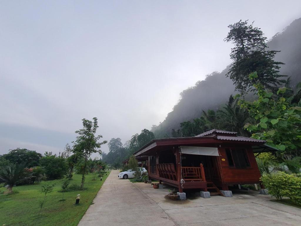 Phuphayot Resort Trang Exteriör bild