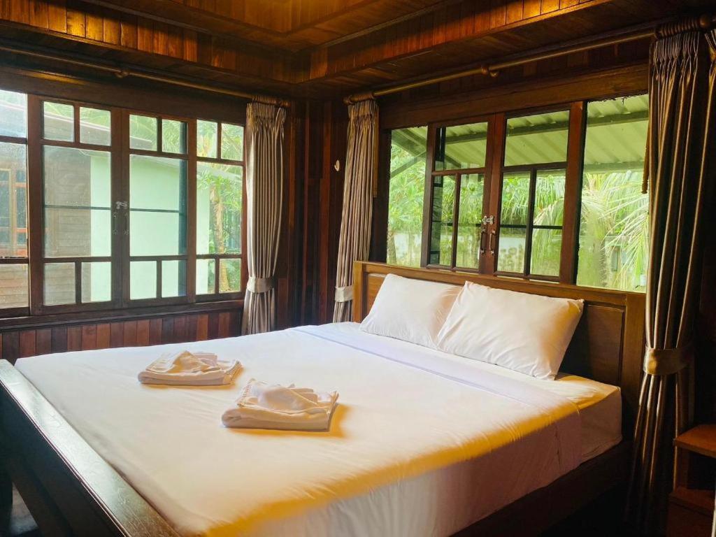 Phuphayot Resort Trang Exteriör bild