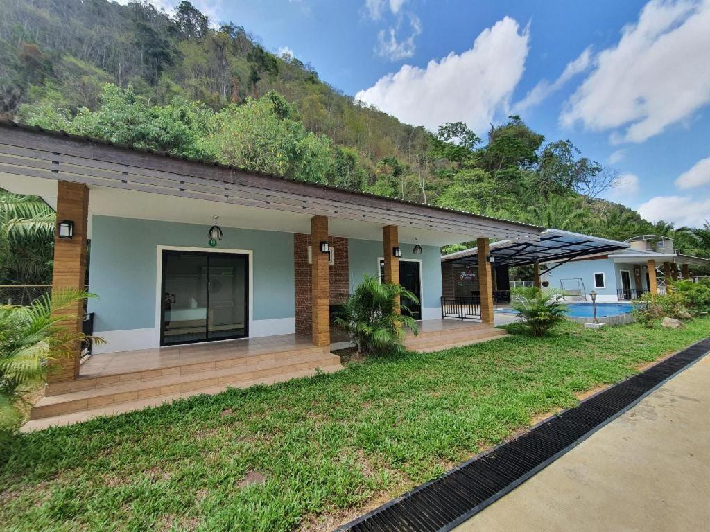 Phuphayot Resort Trang Exteriör bild
