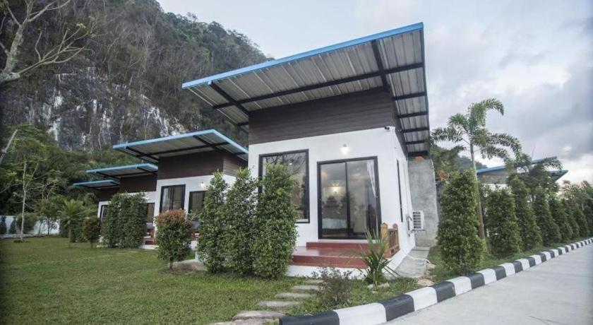 Phuphayot Resort Trang Exteriör bild